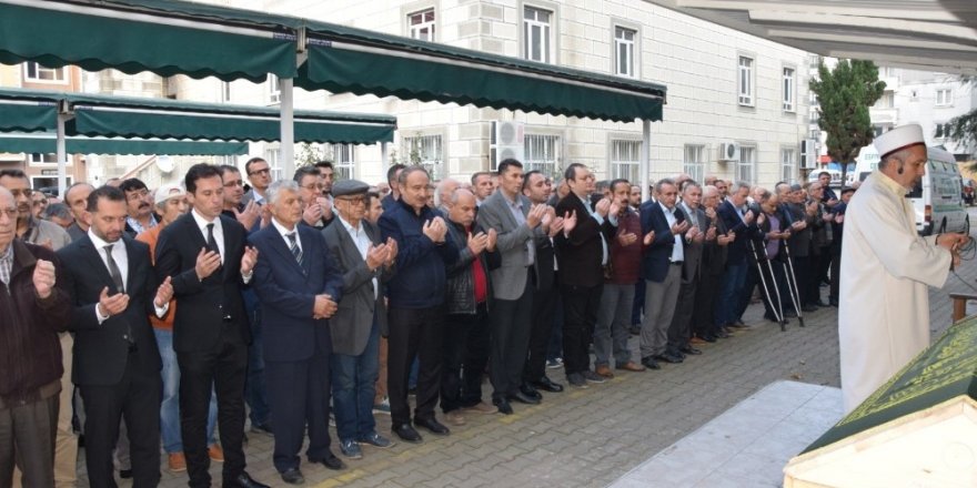 Şenol Güneş’in dünürü son yolculuğuna uğurlandı
