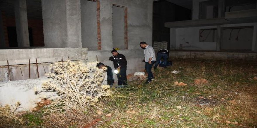 Alacaklısı dehşeti yaşattı, iç çamaşırıyla gidip yardım istedi