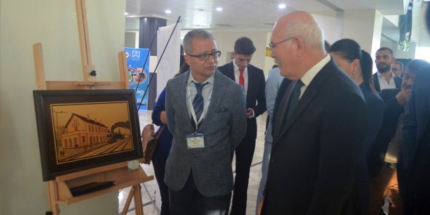 Uşak’ta "Zanaattan Sanata" sergisine yoğun ilgi