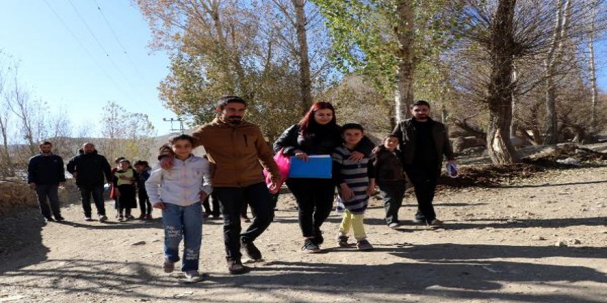 Van'da 18 bin öğretmenden aynı günde 75 bin aileye ziyaret