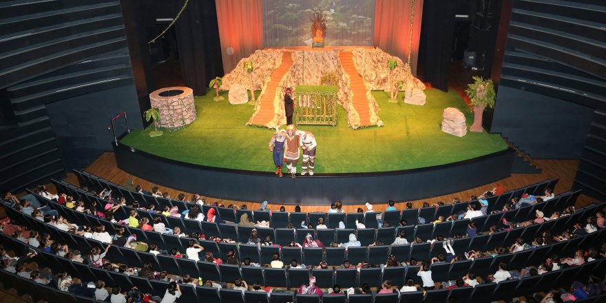 Şehir Tiyatrosu 6 oyunla izleyicinin karşısına çıkıyor