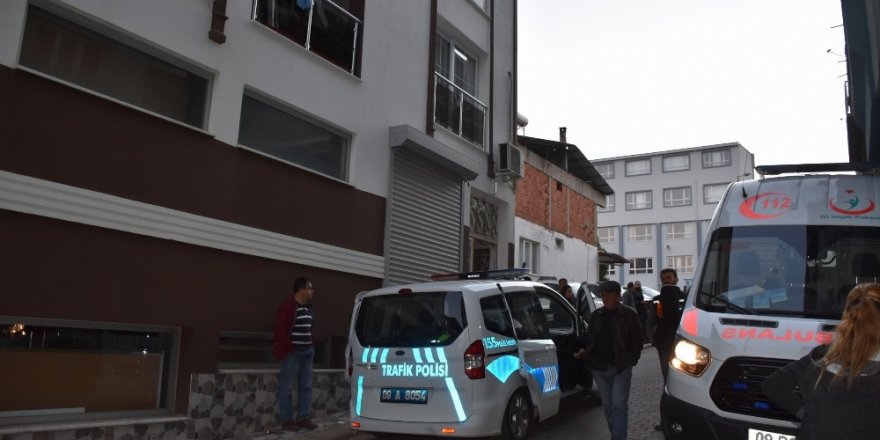 Eşinin cansız bedeniyle 2 gün yaşadı