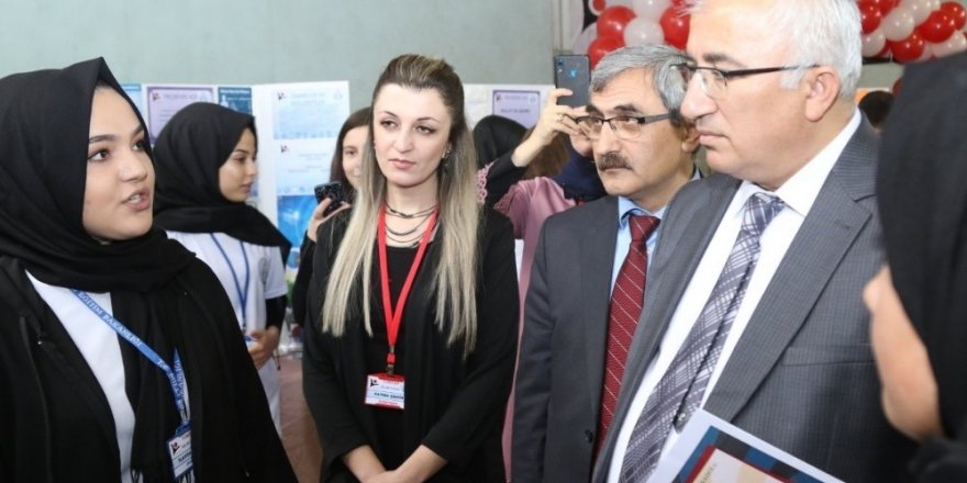 Tavşanlı Devlet Ana Kız İmam Hatip Lisesi’nden Bilim Fuarı