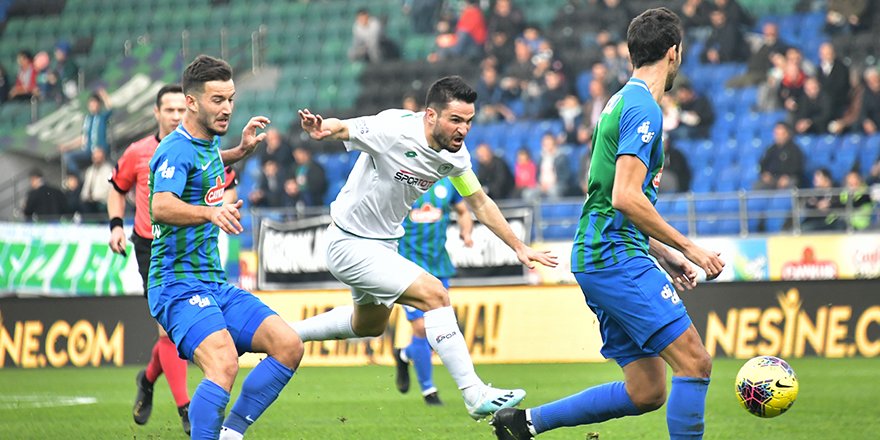 Konyaspor, bariz hatalarla geriliyor