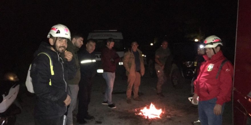 Kanyonda mahsur kalan genç kurtarıldı