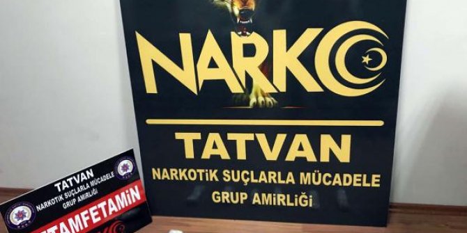 Otobüs ve otomobilde uyuşturucuyla yakalanan 2 kişiye gözaltı