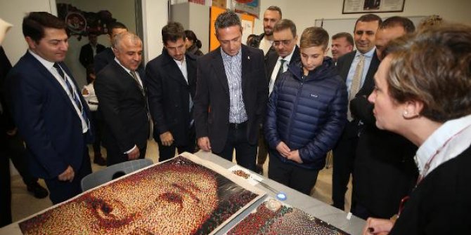 Ali Koç ve Fenerbahçeli futbolculardan okul ziyareti
