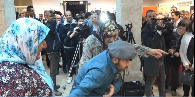 Senaryo gereği atılan sloganlar, paniğe neden oldu