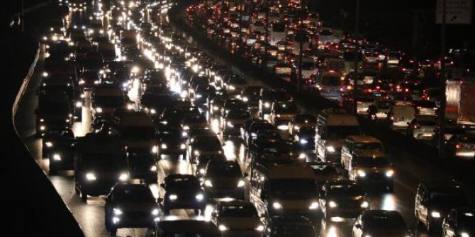 İstanbul'da trafik yoğunluğu yüzde 76'ya ulaştı