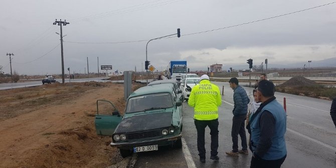 Konya’da 4 araçlı zincirleme trafik kazası