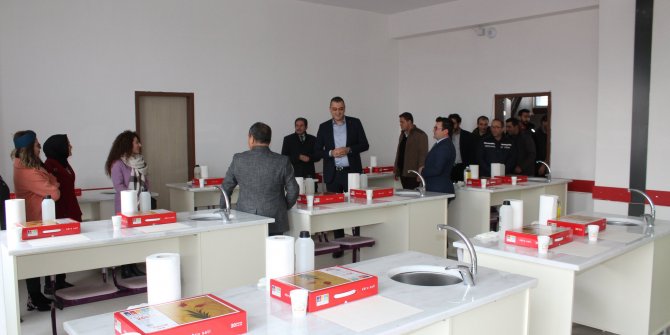 Yunak'da "Kültür ve Sanat Atölyesi" açıldı
