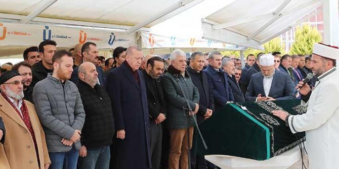 Cumhurbaşkanı Erdoğan aile yakınının cenaze törenine katıldı