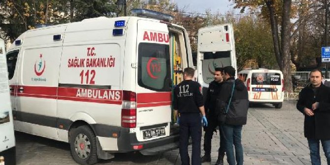 Sultanahmet meydanı'nda silahlı kavga : 2 yaralı