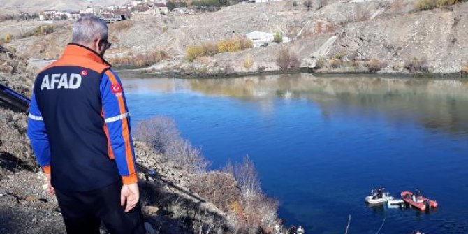 Fırat'a düşen kamyonetin sürücüsünün cesedi 13 gün sonra bulundu