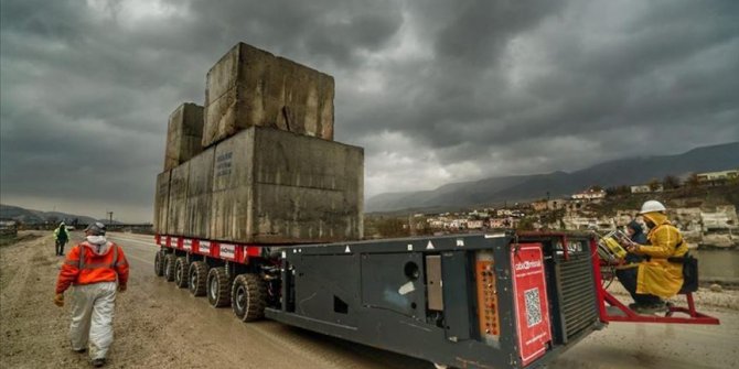 Hasankeyf'teki son eserin nakli başladı