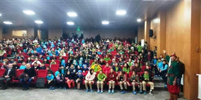 İHH Hisarcık’ta öğrencilere ‘Her Sınıfın Bir Yetim Kardeşi’ projesi tanıtıldı