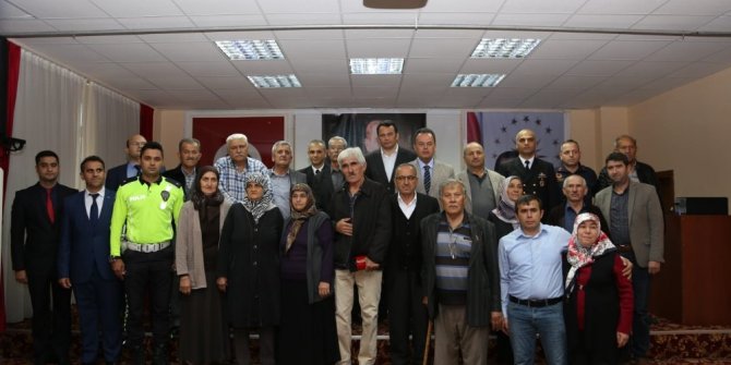 Kaş’ta Kıbrıs gazilerine madalya verildi