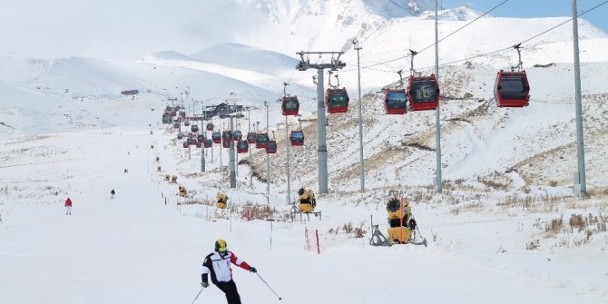 Erciyes’te yılbaşı hazırlıkları tamamlandı