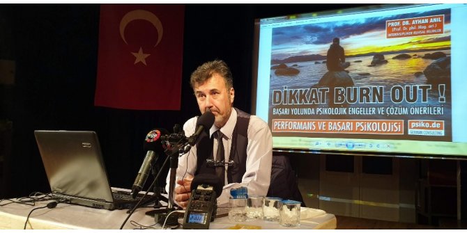 Profesör Ayhan Anıl, Nazilli’de performans ve başarı psikolojisini anlattı