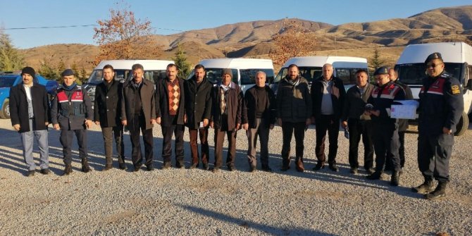 Jandarma ekipleri servisleri denetledi