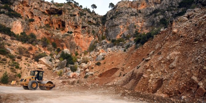 Gülnar İnhisar’da heyelan riski ortadan kaldırıldı
