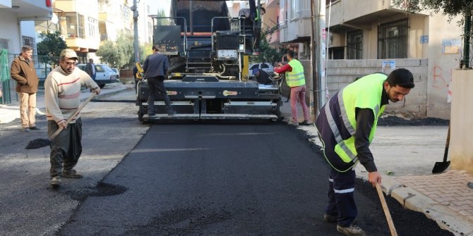 Toroslar’da asfalt çalışmaları aralıksız sürüyor