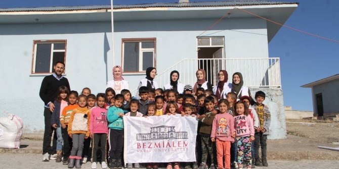 Genç Yeryüzü Doktorları Kulübü gönüllüleri Gürpınar’da