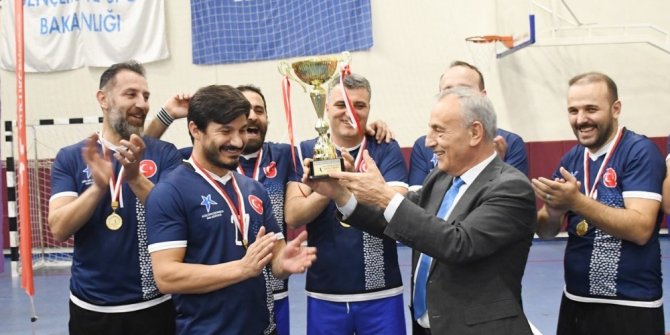 Voleybol turnuvası şampiyonu belli oldu