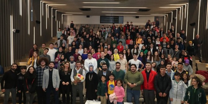 “Sahnede Bir Ömür” söyleşilerinin konuğu oyuncu Cengiz Küçükayvaz oldu