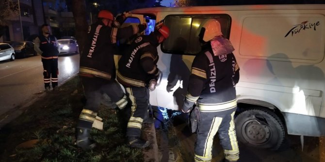 İtfaiyenin yaralıları kurtarmak için zamanla yarışı kamerada