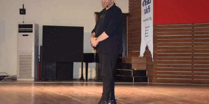 Liseli gençleri kahkahaya boğdu