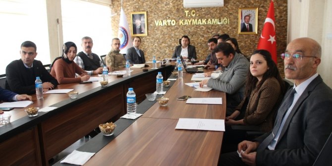 Varto’da ‘Kadına Yönelik Şiddetle Mücadele’ toplantısı