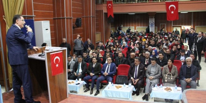 Başdenetçi Malkoç: “Kâinatın merkezine insanı, insanın merkezine merhameti koymalıyız”