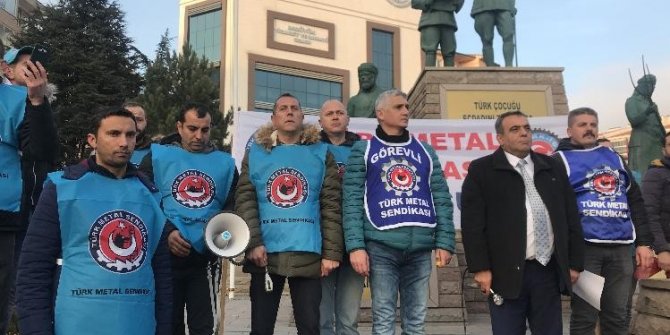 Türk Metal işçileri toplu sözleşme görüşmelerinin yarım kalmasını protesto etti