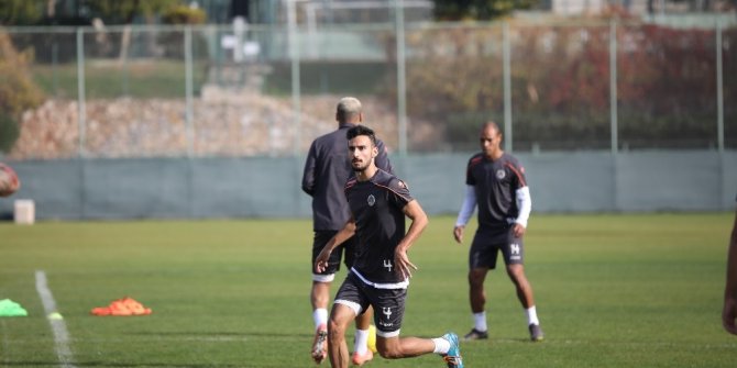 Alanyaspor’da üç isim takımla çalıştı