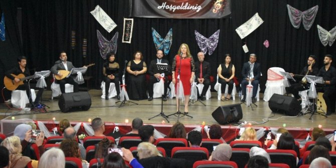 Aliağa’da türkü şöleni