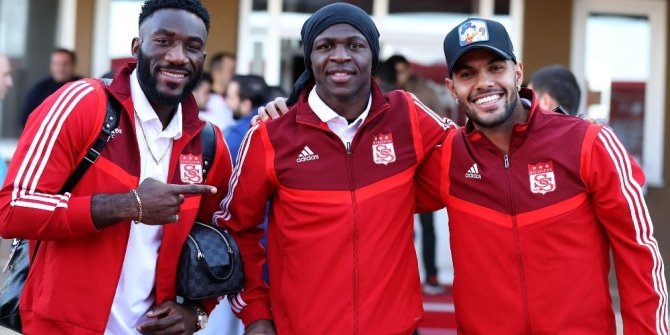 Lider Sivasspor, Ankara’ya gitti