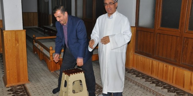 Camilerdeki tabureler kaldırılıyor