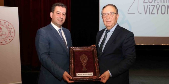 Özdemir, konferans verdi