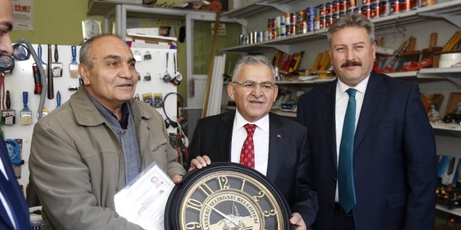 Başkan Palancıoğlu İldem Esnafını Gezdi, Ruhsat Verdi