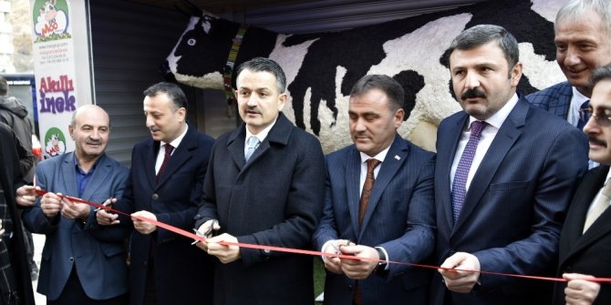 Bakan Pakdemirli ‘Akıllı İnek’ projesinin açılışını gerçekleştirdi