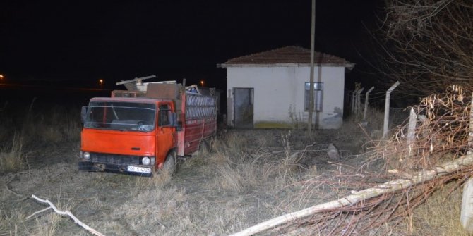 30 tonluk su deposunu çalan hırsızlar yakalandı