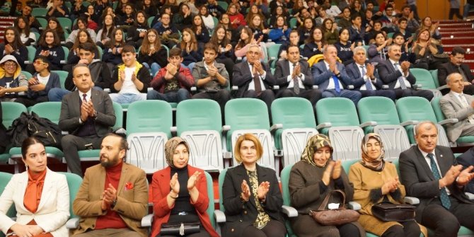 Bakan Selçuk’un eşi Türk Müziğini Tanıtma ve Destekleme seminerine katıldı