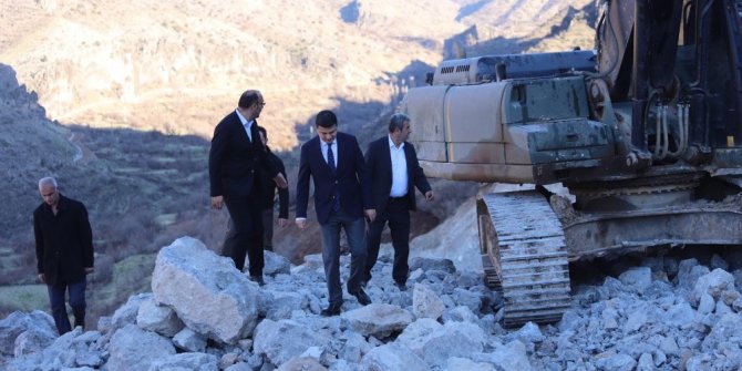 Çukurca Belediyesinden yol yapım çalışması
