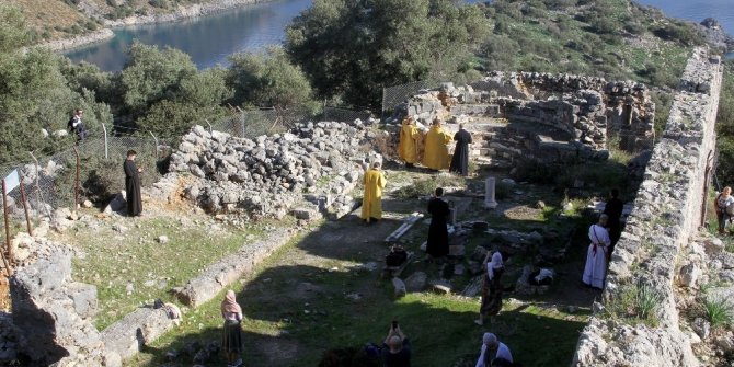 Rus Ortodoks Kilisesi temsilcileri, Fethiye’deki kilise kalıntıları arasında ayin yaptı