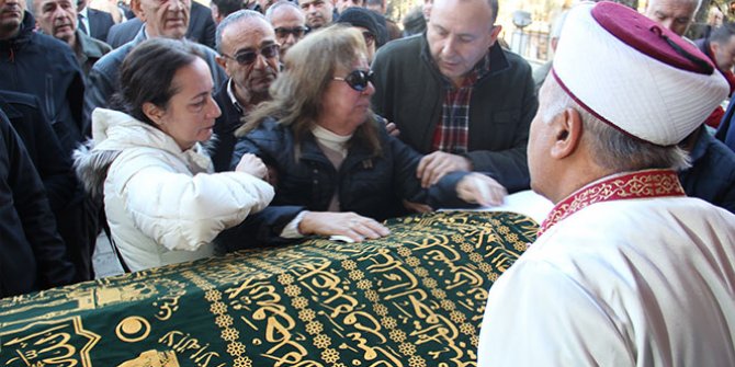 Anne Asuman Sarp’ın son vedası yürekleri dağladı