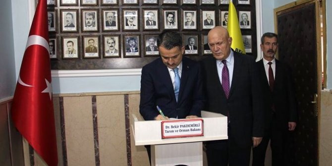 Bakan Pakdemirli: "Küçük ölçekli balıkçılara 13 milyon liralık destek bugün hesaplara yatıyor"