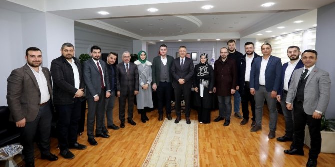 Başkan Işıksu, AK Gençliği misafir etti