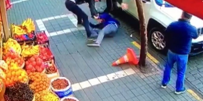 Şehir merkezinde akrabaların bıçaklı kavgası: 2 yaralı