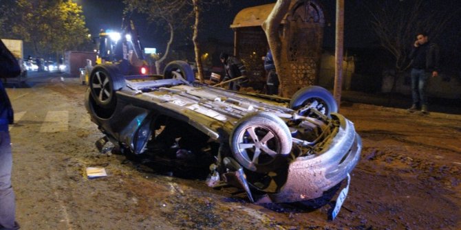 Freni boşalan kamyon otomobili ezdi: 2 yaralı